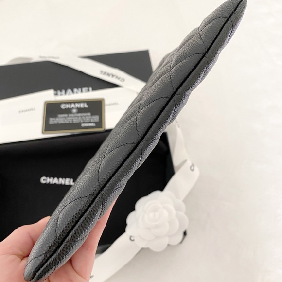 BRAND NEW Chanel Classic Small O-Case - Picture 13 of 16